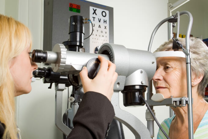 Unmistakable Signs It’s Time to Visit Your Eye Doctor